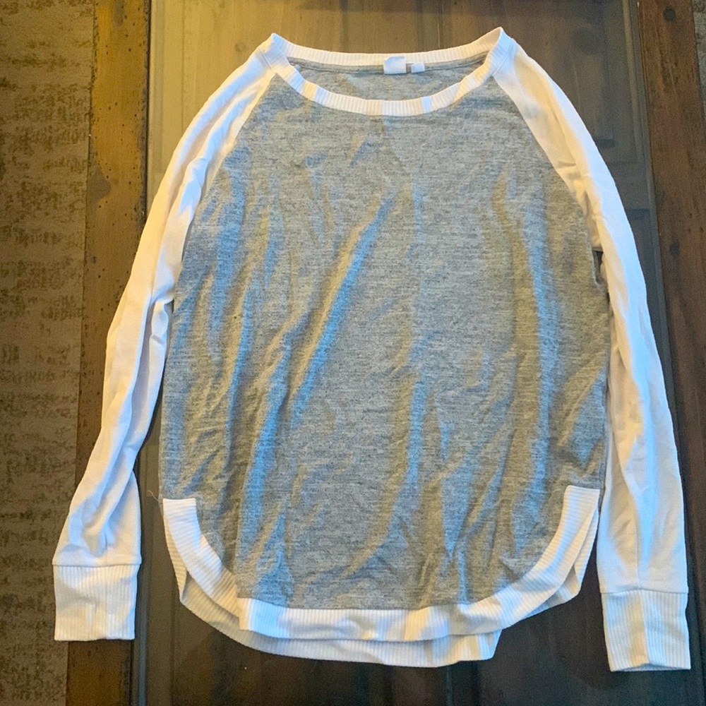 Grey and white women’s baseball T